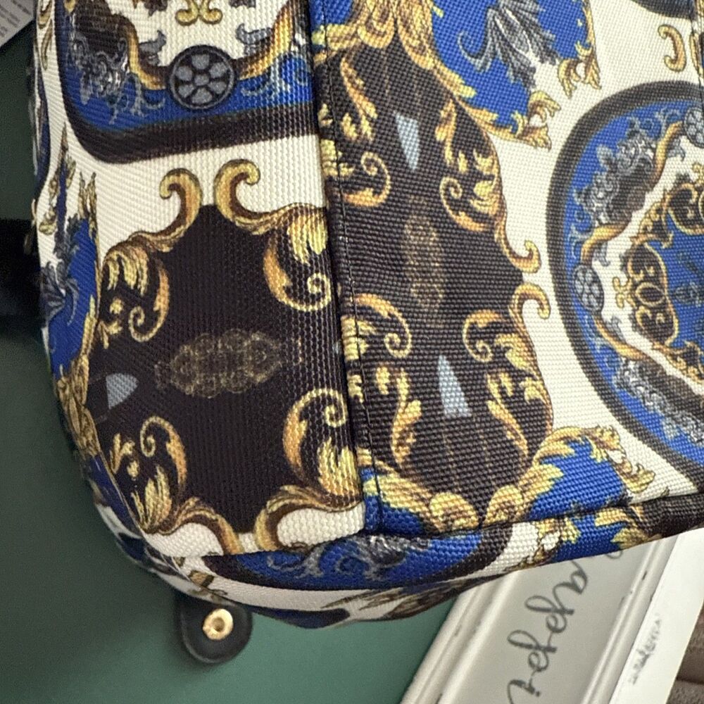 Alice+Olivia DuffleBag Regal Romance Travel Detachable Strap Pockets 16x6x11 NWT - Picture 12 of 16